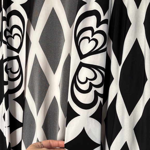 ✨ Frank Lyman Design Black/White Geometric Open-Front Cardigan – Size 22 - Picture 4 of 6